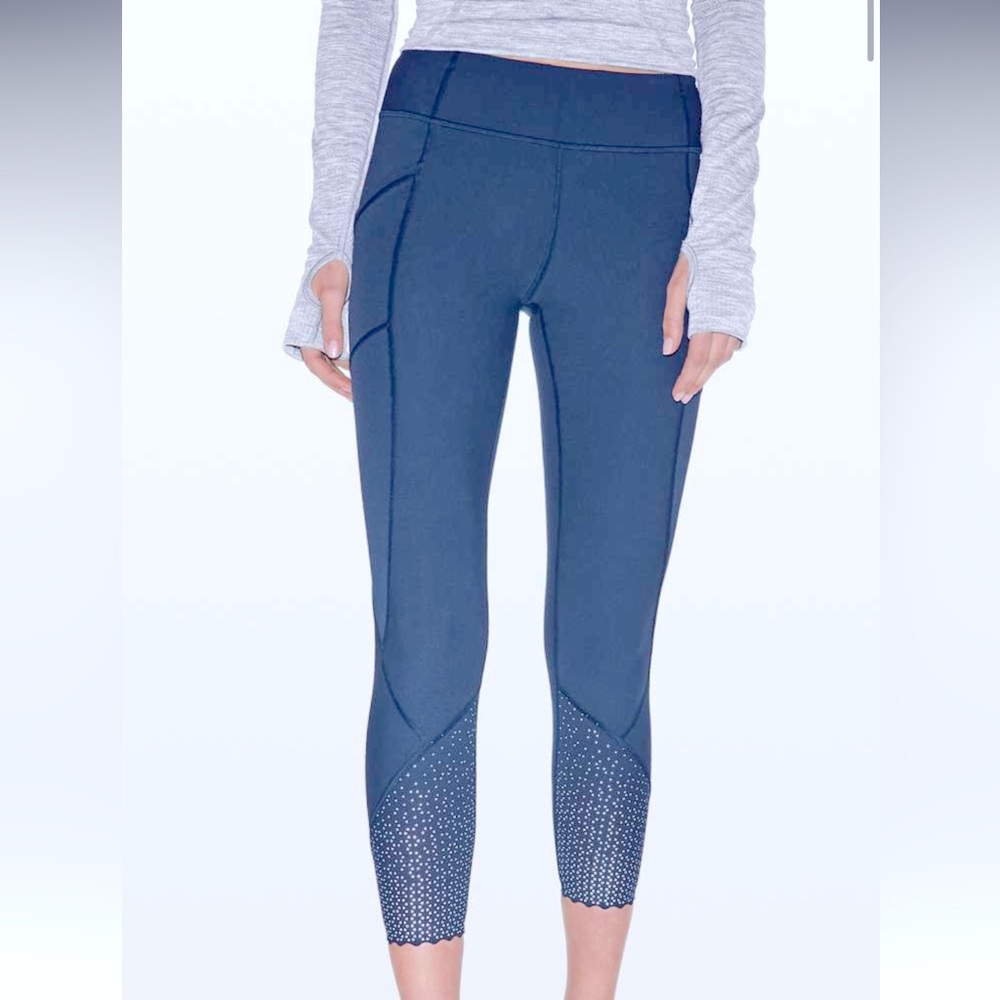 Lululemon leggings size 6